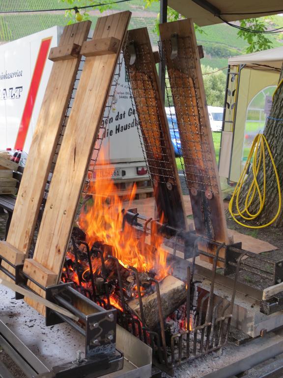Juffer Flair Restaurant Gaestehaus Brauneberg Exteriör bild